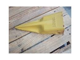 9W8309,9W-8309 Kat Tijgerbaktand met lange punt